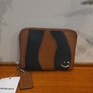 Coach Coachtopia Wavy Zip Wallet